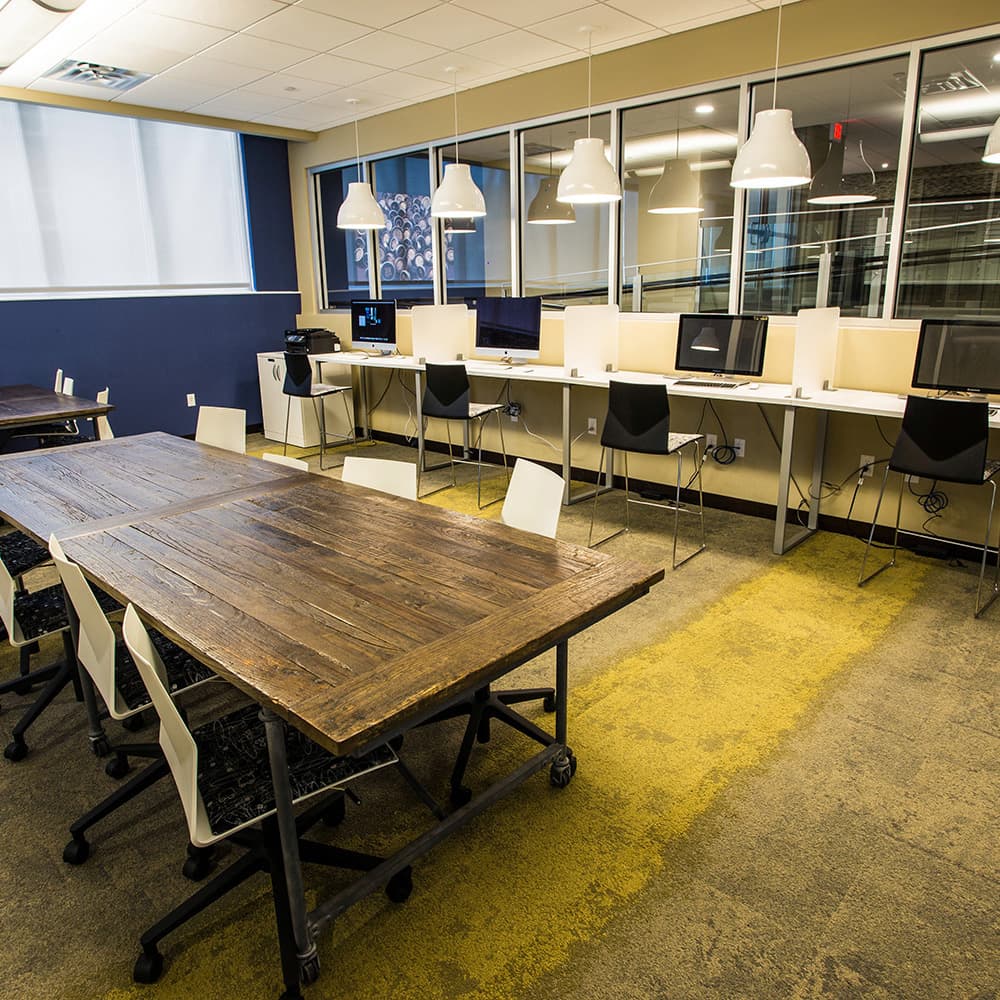 Business-Center-01-WaHu-Minneapolis